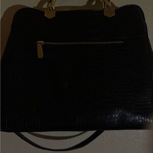 Elegant Black Crocodile-Embossed Women's Bag